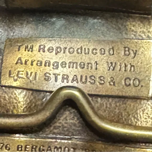 VIntage Bergamot Brass Works 1974 Levi's Jeans Bronze Belt Buckle Collectible - Picture 2 of 16